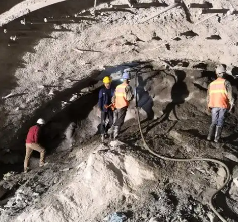 洛阳拱顶带模注浆料的施工流程及注意事项